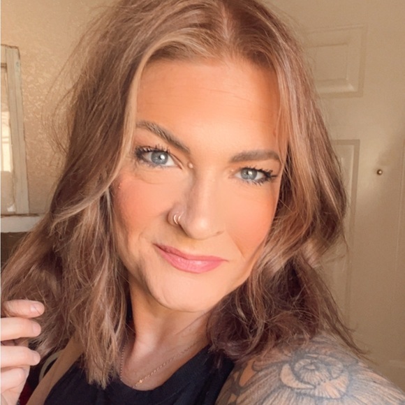 Meet your Posher, Rachel - Picture 1 of 1